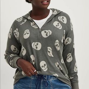 TORRID 3 SKULL GREY SUPER SOFT ZIP HOODIE
